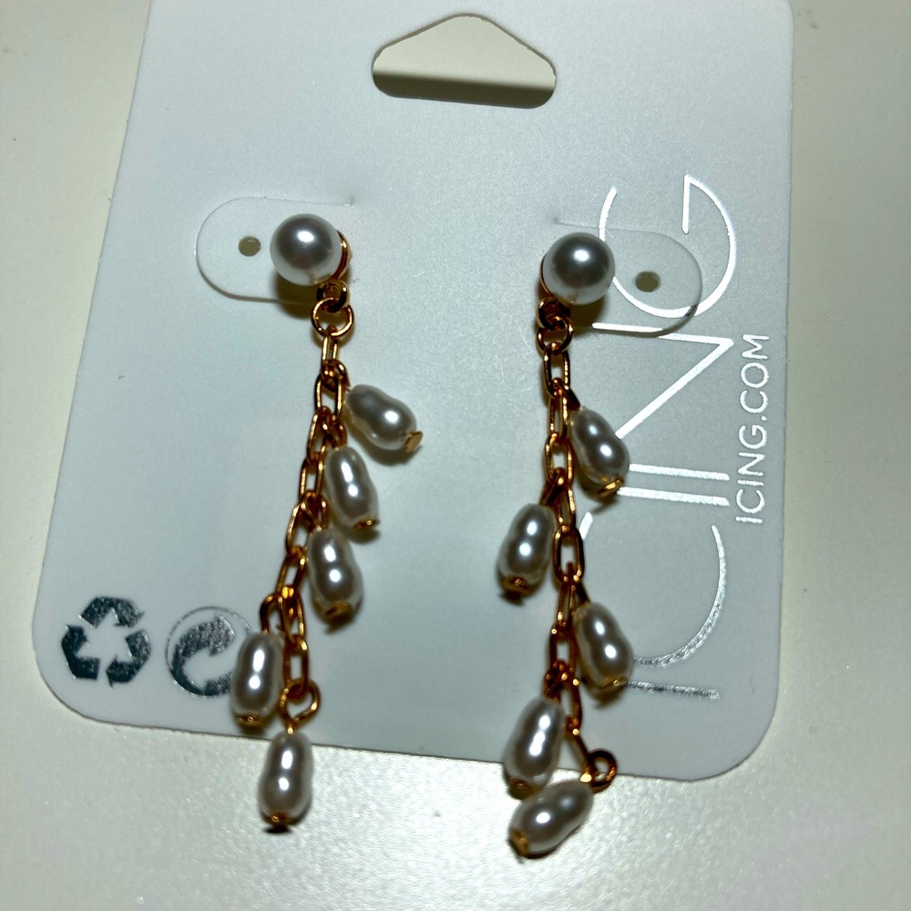 Nwt gold and pearl drop earrings, dangle coquette feminine jewelry